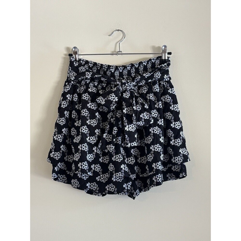 Pink Lily Womens L Black White Floral Shorts Smocked Waist Tie Front Lined